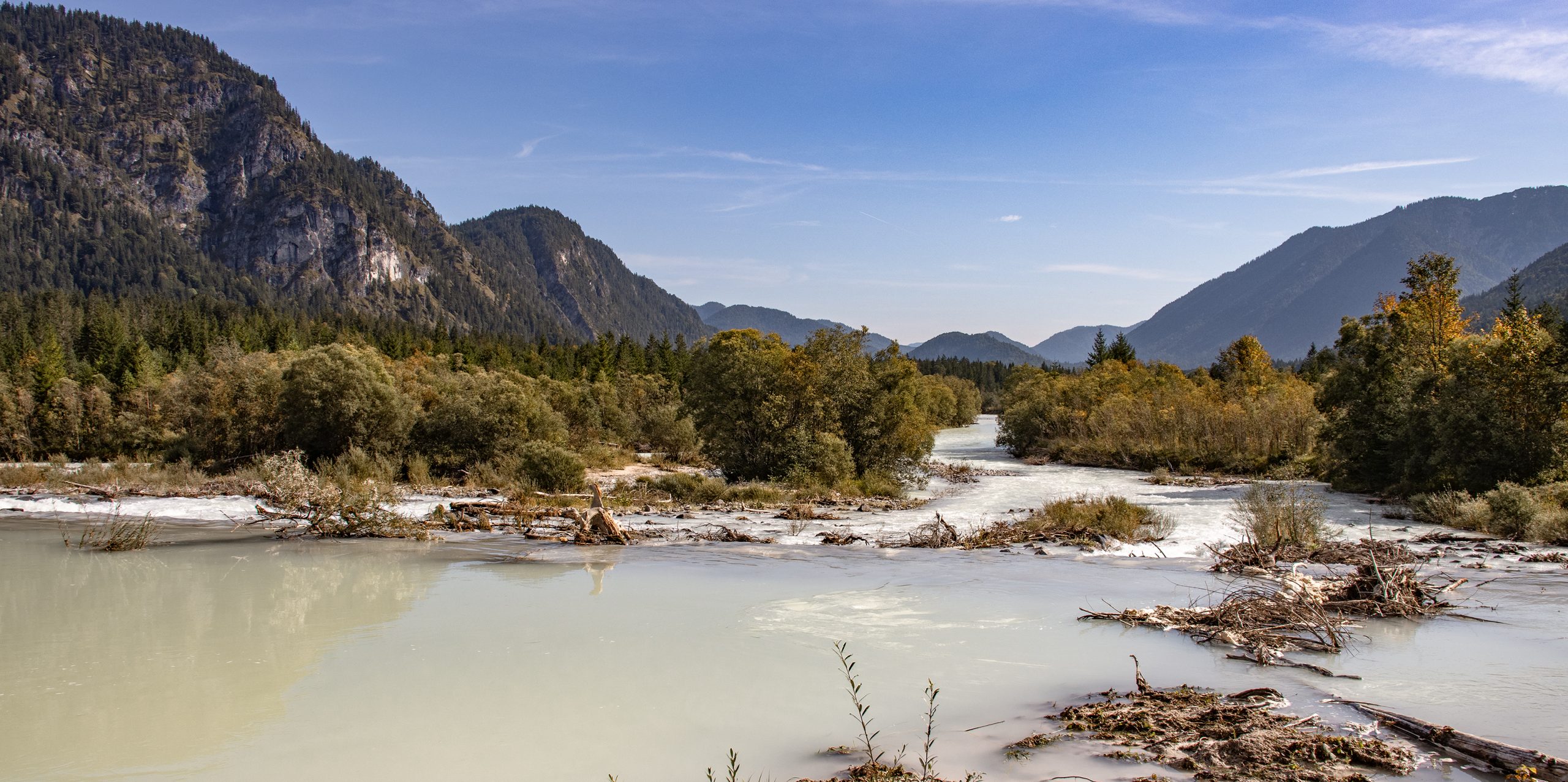 Bayerische Voralpen & Isarwinkel: Isar beim Sylvensteinspeicher (23.09.24)