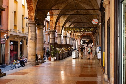 Bologna_Altstadt_Arkaden_Liberia_A_Nanni Kopie