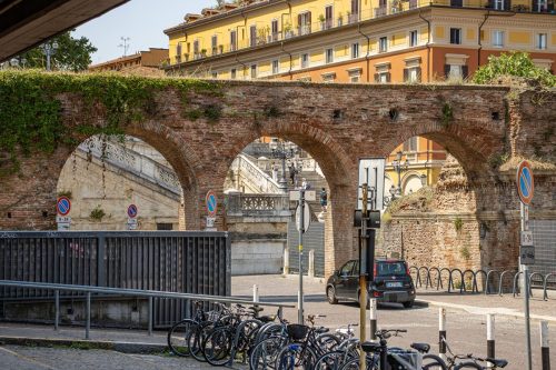 Bologna_Altstadt_Montagnola_Treppe_3 Kopie